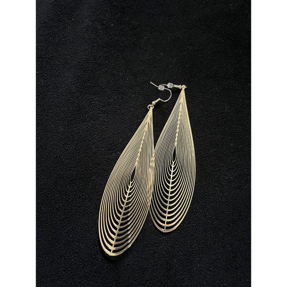 Big gold earrings , lightweight thin large  drop gold statement  chunkypierced - Picture 4 of 4